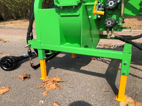 Holzhäcksler Holzschredder BX-72RSH mit traktorunabhängigem Hydrauliksystem für Traktor