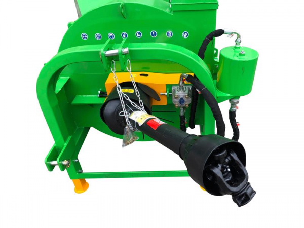 Holzhäcksler Holzschredder BX-102RS-H mit traktorunabhängigem Hydrauliksystem